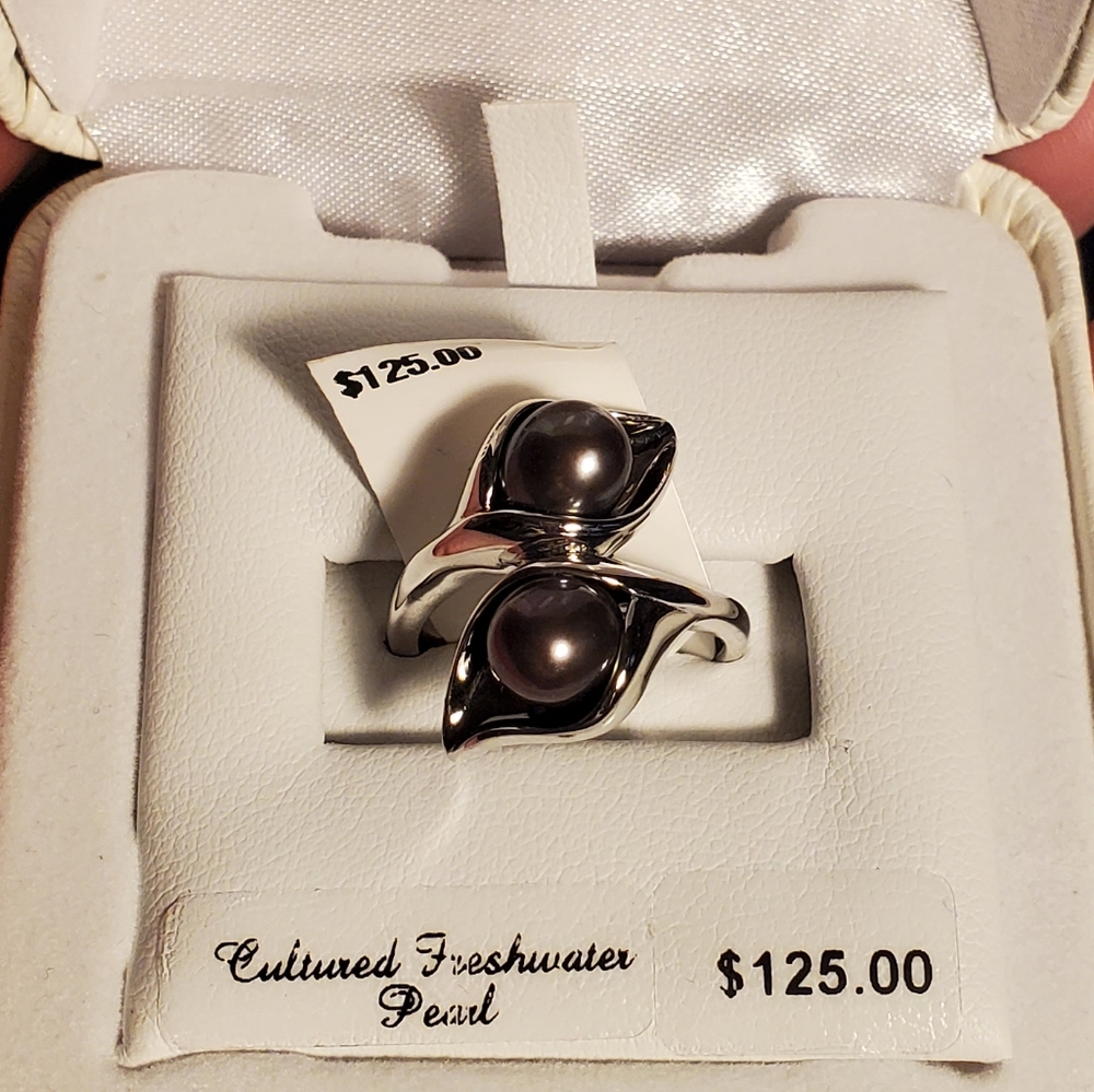 Sterling silver freshwater pearl calla lily ring